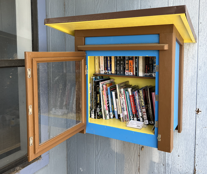 Sunnyside's Old Homestead Mobile Home Park Little Free Library